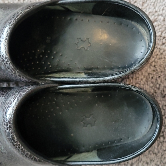 Dansko metallic elephant print non-slip clogs sz 38 US 7 - Picture 3 of 7